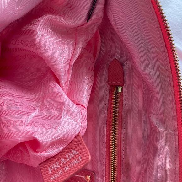 Original Prada tote bag with card. Made in Italy. - Picture 6 of 14